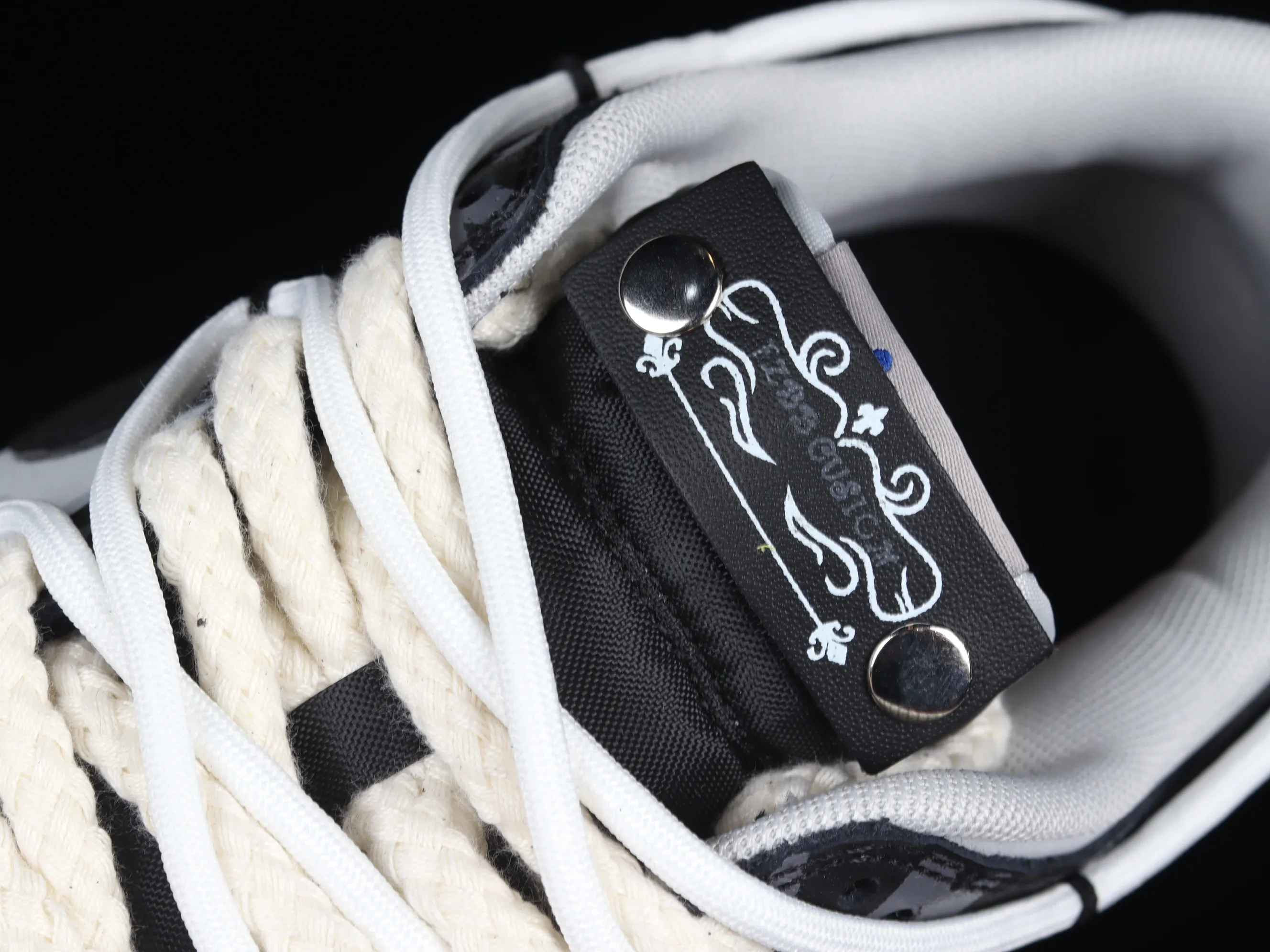 All categories Nk SB Dunk series Nk SB Dunk Low low-top sneakers F version Nk Dunk Low strap deconstruction SB smashed backboard fashion casual sneakers DD3363-002
